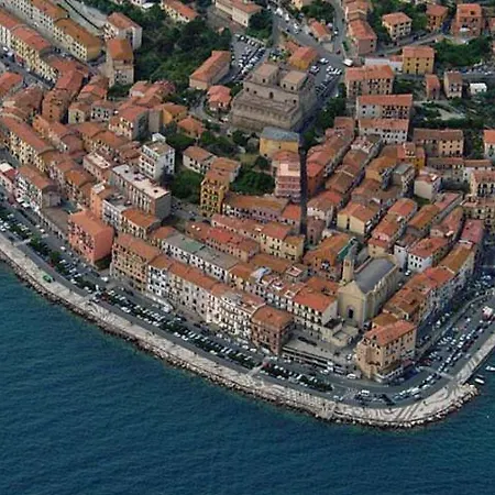 Lungomare Porto Santo Stefano *